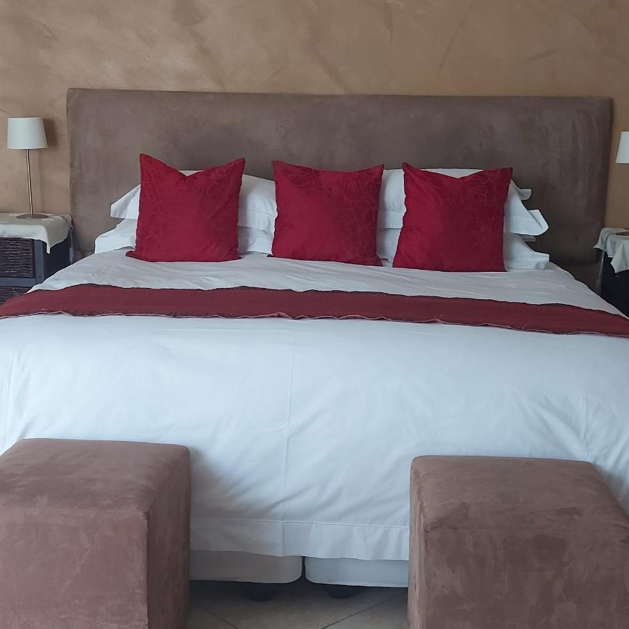 Lumley'S Place Guesthouse Pniel ภายนอก รูปภาพ
