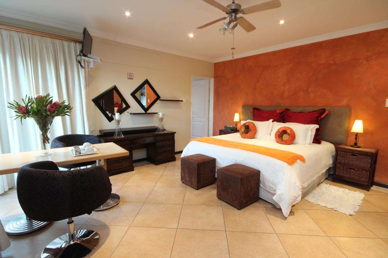 Lumley'S Place Guesthouse Pniel ภายนอก รูปภาพ