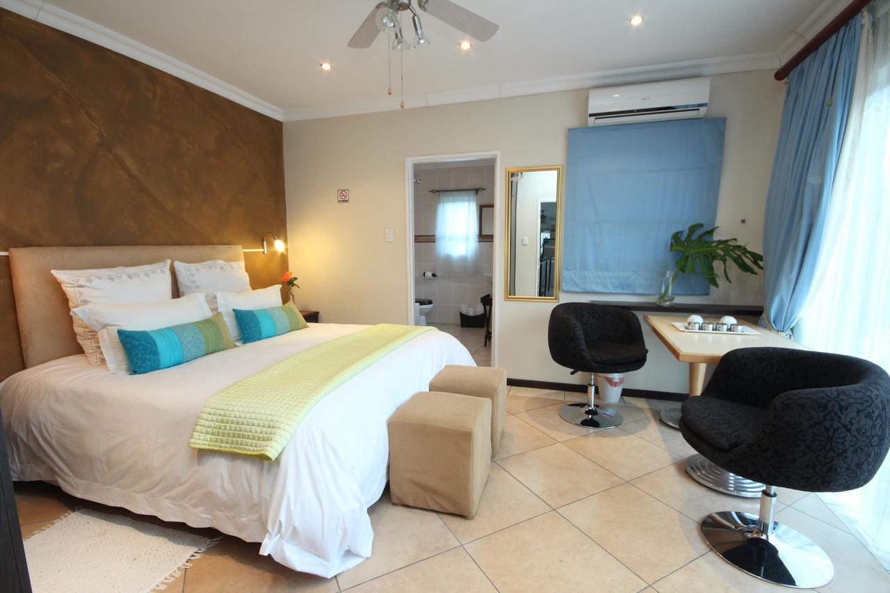 Lumley'S Place Guesthouse Pniel ภายนอก รูปภาพ
