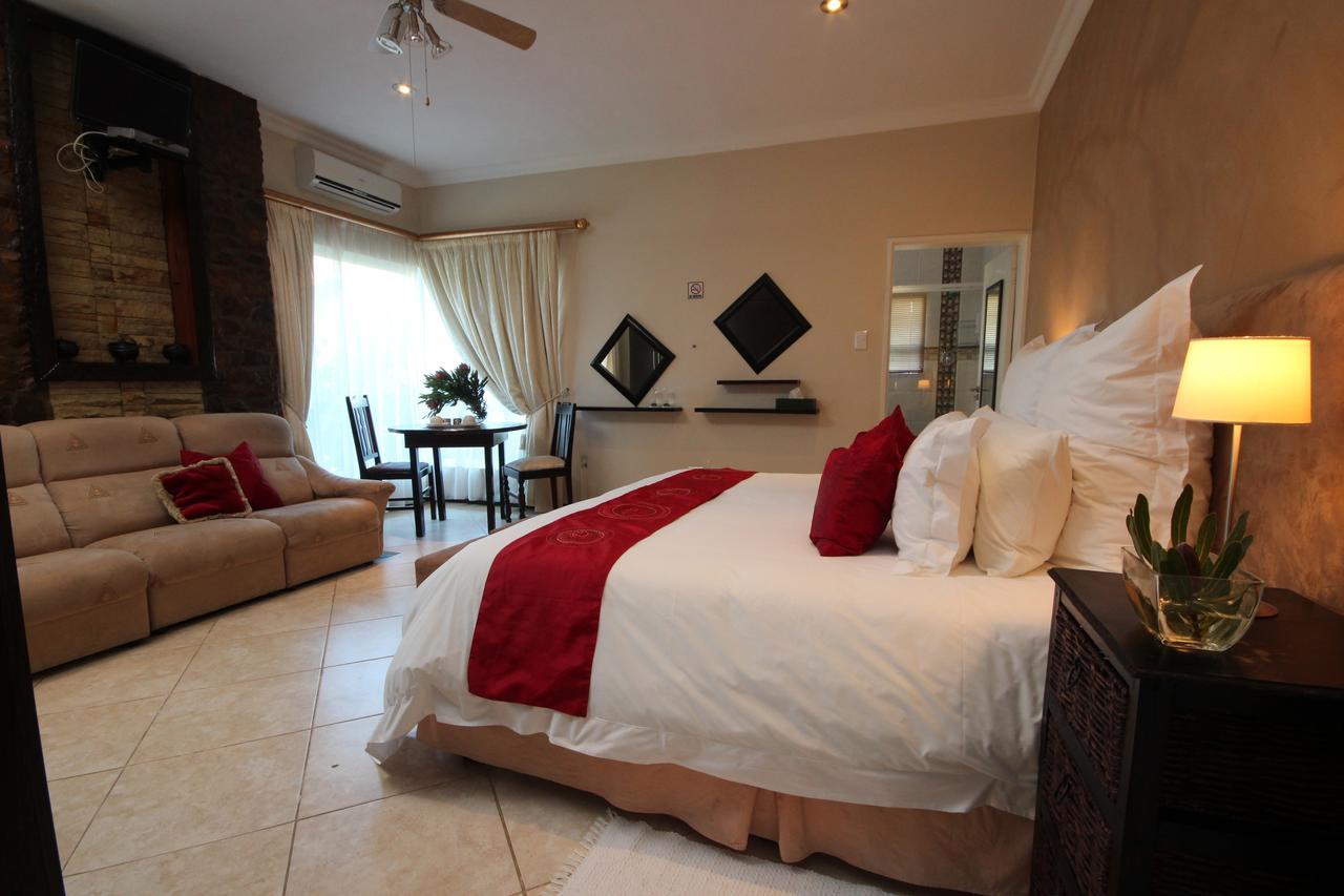 Lumley'S Place Guesthouse Pniel ภายนอก รูปภาพ